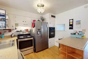 2706 S Enchanted Hills Dr, Tucson, AZ 85713 - Photo 13