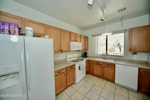 3880 S Calle Viva, Green Valley, AZ 85614 - Photo 11