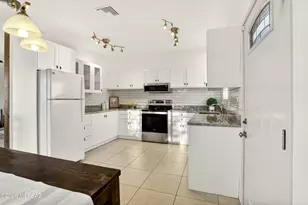 8625 N Sunnyslope Dr, Tucson, AZ 85704 - Photo 37