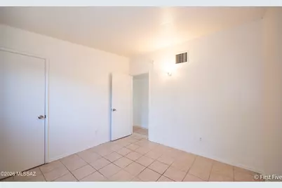 802 E Graybill Drive #1, Tucson, AZ 85719 - Photo 11