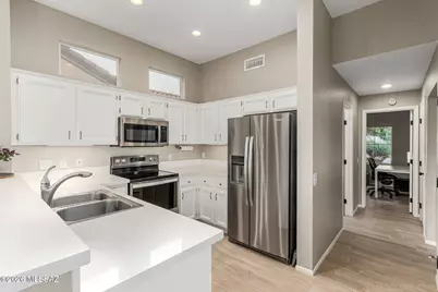 2382 E Cargondera Canyon Drive, Oro Valley, AZ 85755 - Photo 11