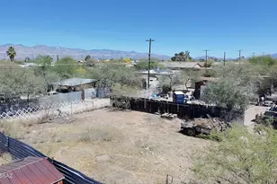 E 33rd, Tucson, AZ 85713 - Photo 1