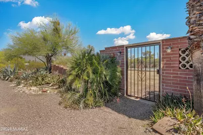 9240 E Sierra Street, Tucson, AZ 85710 - Photo 7