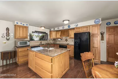 9021 E Henry Place, Tucson, AZ 85710 - Photo 13