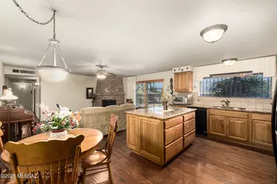 9021 E Henry Place, Tucson, AZ 85710 - Photo 15