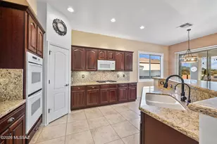 1175 W Calle Artistica, Green Valley, AZ 85614 - Photo 11