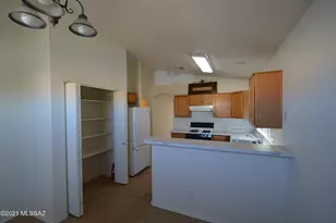 7925 W Mural Hill Dr, Tucson, AZ 85743 - Photo 3