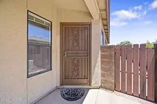 184 E Camino De Diana, Green Valley, AZ 85614 - Photo 5