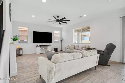 12092 E Ryscott Circle, Vail, AZ 85641 - Photo 9