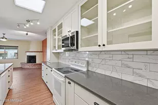 425 N Calle Del Diablo, Green Valley, AZ 85614 - Photo 17