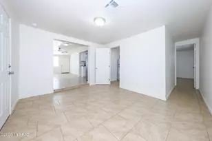 2012 S Beverly Ave, Tucson, AZ 85711 - Photo 9