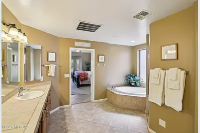 37753 S Golf Course Drive, Saddlebrooke, AZ 85739 - Photo 35