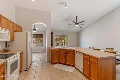 10151 E Mountain Manor Drive, Tucson, AZ 85730 - Photo 9