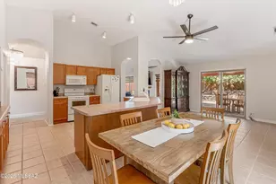 10151 E Mountain Manor Dr, Tucson, AZ 85730 - Photo 13