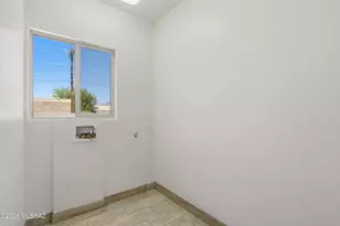 4555 E 10th St, Tucson, AZ 85711 - Photo 17