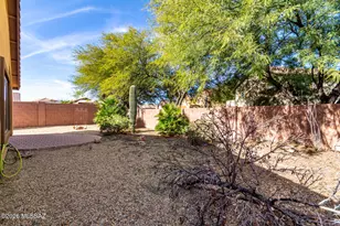 642 W Calle Tolmo, Sahuarita, AZ 85629 - Photo 33