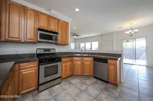 2083 S Mcconnell Dr, Tucson, AZ 85710 - Photo 11