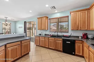 6633 S Hidden Flower Way, Tucson, AZ 85756 - Photo 15