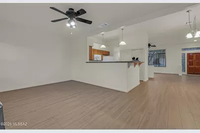 7667 E Park View Drive, Tucson, AZ 85715 - Photo 9