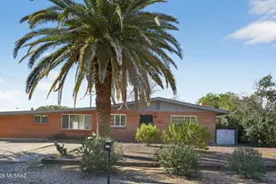 2272 E Blacklidge Dr, Tucson, AZ 85719 - Photo 1