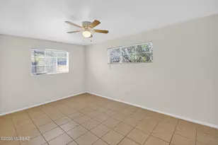 2272 E Blacklidge Dr, Tucson, AZ 85719 - Photo 13