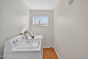 2272 E Blacklidge Dr, Tucson, AZ 85719 - Photo 23