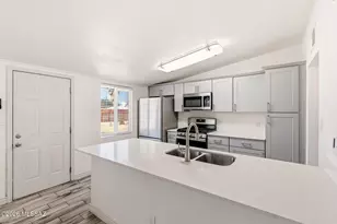 1718 S Avenida Regulo, Tucson, AZ 85710 - Photo 17