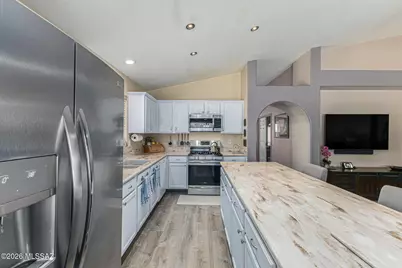 948 S Goldenweed Way, Tucson, AZ 85748 - Photo 15