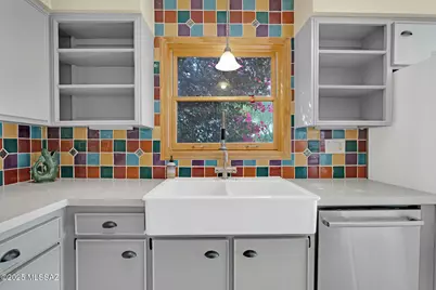 2561 E Cerrada Adelita, Tucson, AZ 85718 - Photo 9