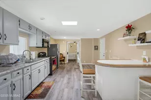 1924 W Desert Broom Ln, Tucson, AZ 85705 - Photo 3