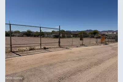 2425 W Wave Hill Court, Tucson, AZ 85705 - Photo 5