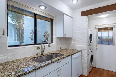 6250 N Campbell Avenue, Tucson, AZ 85718 - Photo 19