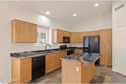 7488 N Bradstreet Drive, Tucson, AZ 85743 - Photo 13