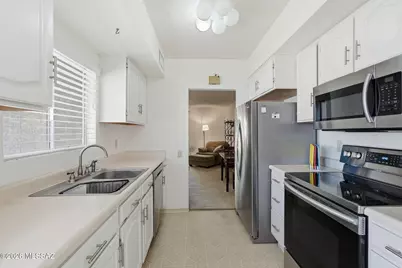 305 N Calle De Las Profetas, Green Valley, AZ 85614 - Photo 3