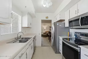 305 N Calle De Las Profetas, Green Valley, AZ 85614 - Photo 3