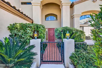 10881 N Canada Hills Court, Tucson, AZ 85737 - Photo 1
