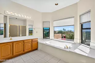 10881 N Canada Hills Ct, Tucson, AZ 85737 - Photo 17