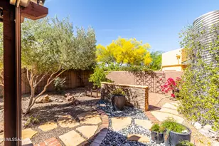 10368 E Jarod James Pl, Tucson, AZ 85747 - Photo 5