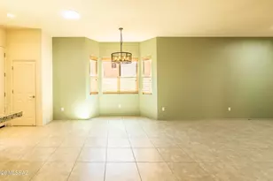 10368 E Jarod James Pl, Tucson, AZ 85747 - Photo 9