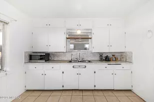 1150 N Magnolia Ave, Tucson, AZ 85712 - Photo 9