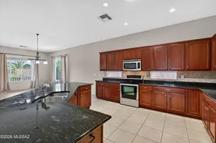 7836 W Orpine Ct, Tucson, AZ 85743 - Photo 13