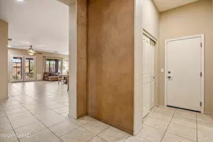 7836 W Orpine Ct, Tucson, AZ 85743 - Photo 11