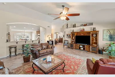 555 N Alexis Loop, Green Valley, AZ 85614 - Photo 7