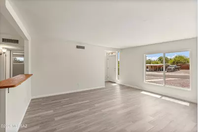 7617 E Morelos Place, Tucson, AZ 85710 - Photo 11