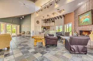 6655 N Canyon Crest Dr, Tucson, AZ 85750 - Photo 31