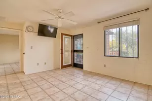 366 S La Canada Dr, Green Valley, AZ 85614 - Photo 15