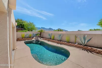 102 E Elixir Place, Oro Valley, AZ 85755 - Photo 1