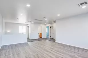 694 W Amber Sun Dr, Green Valley, AZ 85614 - Photo 27