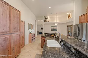 6262 W Trails End Rd, Tucson, AZ 85745 - Photo 19