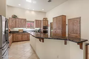 6262 W Trails End Rd, Tucson, AZ 85745 - Photo 17